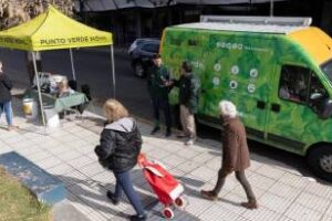 Cómo transforman desechos plásticos en juegos para chicos