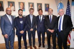 AMIA: Se inauguró en Miami la muestra fotográfica “Ese día”