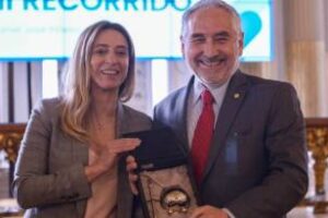 Legislatura:Distinguen a  Daniel Piñeiro como Personalidad Destacada