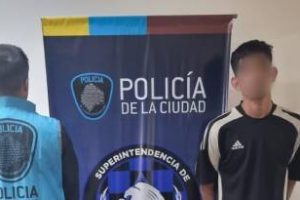 Palermo: Por alerta del CMU, detienen a ladrón que robó batería de auto