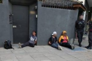 Villa Urquiza: Tres detenidos a través de una compra controlada