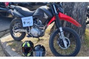Ciudad:Detienen a dos ladrones con inhibidor, a bordo de una moto