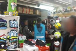 Parque Chas:Incautan prendas con marcas falsificadas