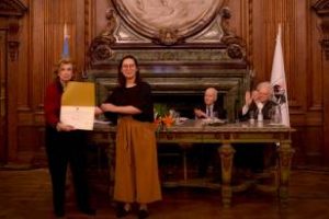 Legislatura:Fue declarada personalidad destacada Mònica Ottino