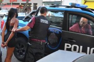 Constitución:Cayó la falsificadora de dólares de «Cara Grande»