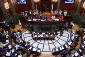 Legislatura debatirá hoy la derogación del impuesto a las tarjetas