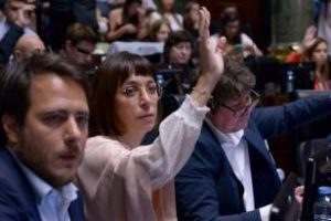 Ciudad:Regulan por ley el acarreo de autos en infracción