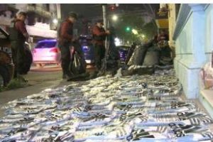 Ciudad:Intentó escapar y lo detuvieron con prendas apócrifas