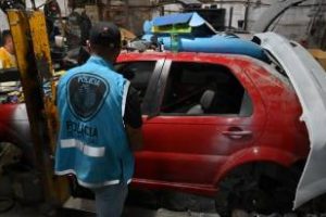 Constitución:Clausuran taller mecánico tras hallar un vehículo robado