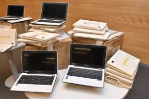 Entregaron al Ministerio de Educación 1.626 computadoras robadas