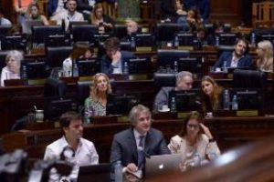 Nuevo informe del ministro Felipe Miguel ante la legislatura
