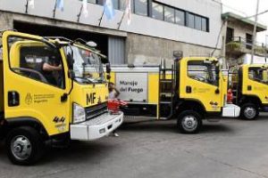 Ambiente adquirió 24 autobombas para el combate de incendios