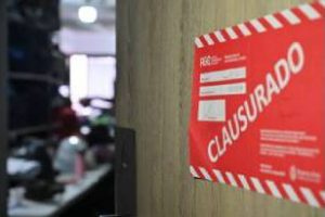 Flores:Clausuraron un taller, que empleaba a menores de edad