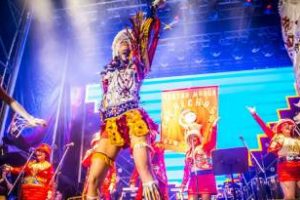 Carnaval Porteño:Avenida de Mayo se viste de fiesta para celebrar