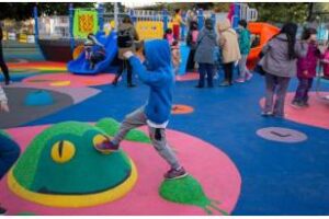 Comuna 1:Renovaciones y nuevos patios de juegos para disfrutar