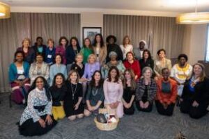 La economista Cynthia Hotton con Jill Biden en Washington DC