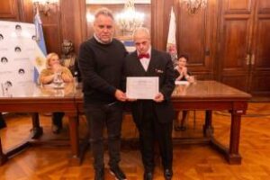 Los legisladores porteños reconocieron a Hernando Serna