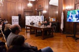 Legislatura:Acto por la obra teatral “Dejame tu CV que te llamamos”