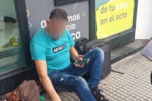 Balvanera: Por las cámaras del CMU, detienen a dos personas con inhibidor