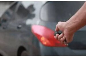 Barrio de Villa Real:Cayó un menor de edad por intentar robar un auto