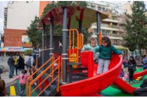 La Plazoleta Jorge Williams ya cuenta con patio de juegos renovado