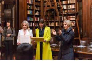 El libro “Pequeñas grandes verdades del Español” es de Interés