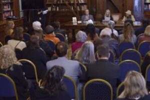 Ciudad:Declararon de interès para «Entre el Corazòn y la Razòn»