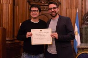 El cuerpo legislativo:Reconoció al libro “El diseño del mundo”