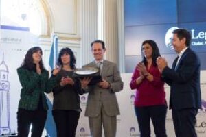 Ciudad:Aniversario y reconocimiento a la Escuela Cangallo Schule