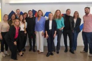 Cynthia Hotton:En un encuentro con especialistas y referentes