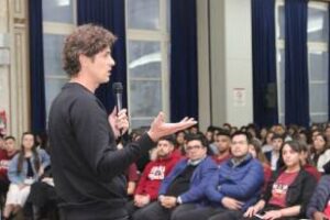 Lousteau habló ante 2500 jóvenes en el Congreso Nacional de Derecho