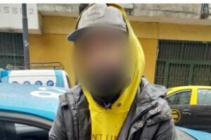 En el barrio de Palermo:Cayó un ladrón de bronce