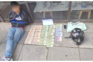 Almagro motochorro detenido por romper vidrio de un auto para robar