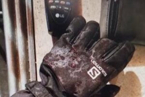 Contactó a una masajista y la golpeó hasta dejarla desmayada