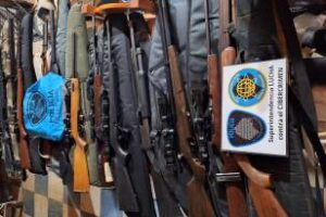 Varios allanamientos para desbaratar,bandas estafadoras