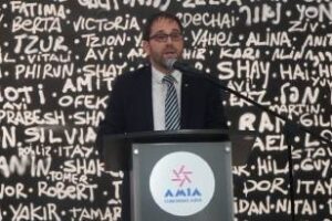 Presidente de AMIA:No somos los mismos,ahora,somos distintos