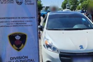 Detienen a dos personas que circulaban con documentación falsa