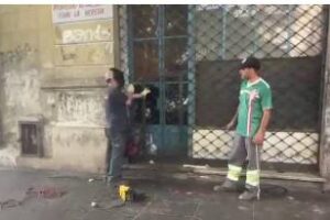 Tapian taller que funcionaba pese a la clausura y tenía un auto robado