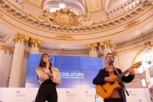 Legislatura:Kevin Johansen es personalidad destacada de la ciudad