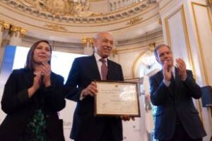 Ciudad: El Cuerpo Legislativo destacó al creador de la Fundación Konex