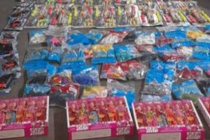Incautan:Cientos de juguetes truchos con riesgo para los chicos