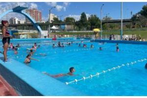 La ciudad:Abren todos los días las piletas públicas porteñas