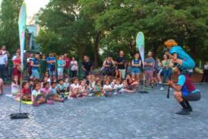 Ciudad:Llegaron las vacaciones de verano en las plazas y parques