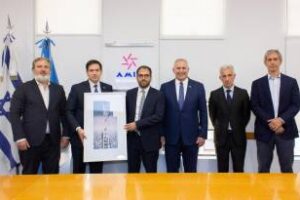 Ciudad:Visitó la AMIA el senador estadounidense Marco Rubio