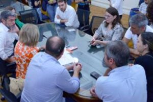 Ciudad:Reuniòn para designar al Defensor/a del Pueblo Adjuntos