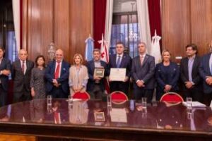 La legislatura:Declarò a Ilia Darchiashvili como huèsped de honor