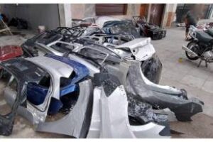 Parque Avellaneda:Secuestran casi 300 autopartes y clausuran talleres