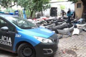 Palermo:Clausura de taller mecánico y secuestro de autopartes