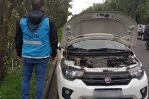 Villa Riachuelo:Automovilista con documentación y patentes falsas