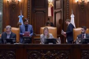 Sesión Ordinaria:La legislatura aprobò la ley de reiterancia